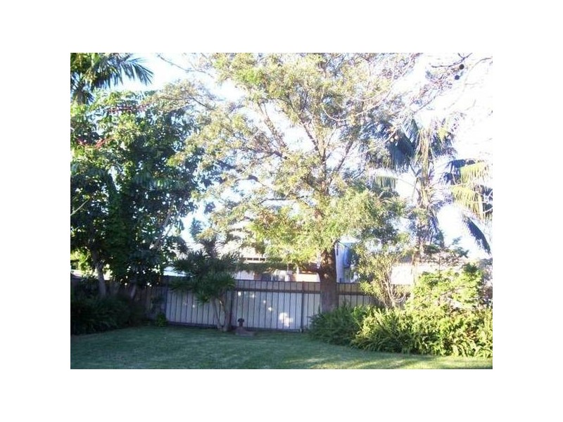 Fullerton STREET, Stockton NSW 2295