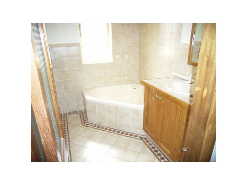 31 Lambton Road, Waratah NSW 2298