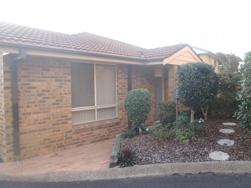 4/624 Macquarie Street, Eleebana NSW 2282