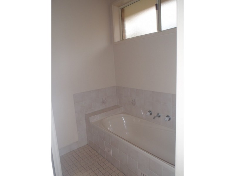 4/624 Macquarie Street, Eleebana NSW 2282