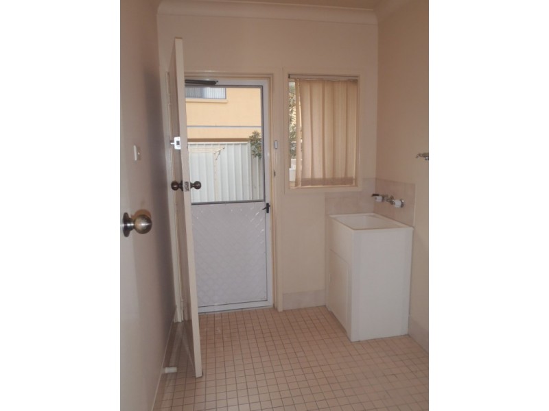 4/624 Macquarie Street, Eleebana NSW 2282