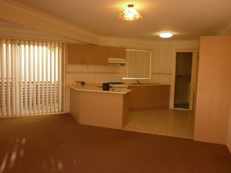 4/2 Teralba Road, Broadmeadow NSW 2292