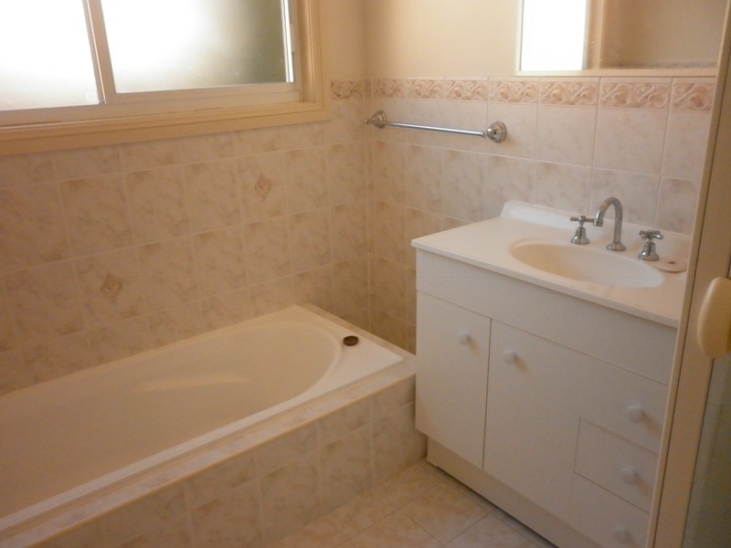 4/2 Teralba Road, Broadmeadow NSW 2292