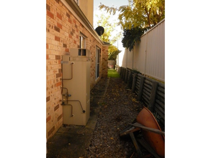 4/2 Teralba Road, Broadmeadow NSW 2292