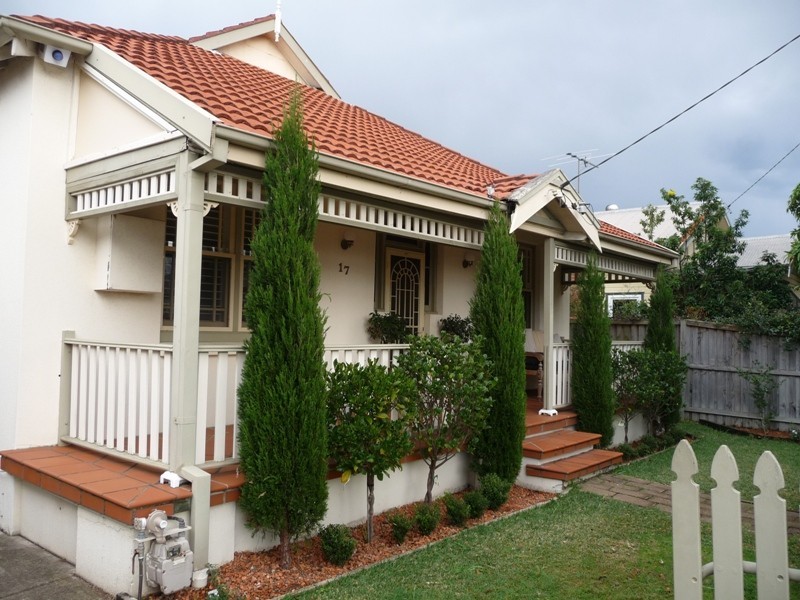 17 Pulver Street, Hamilton South NSW 2303