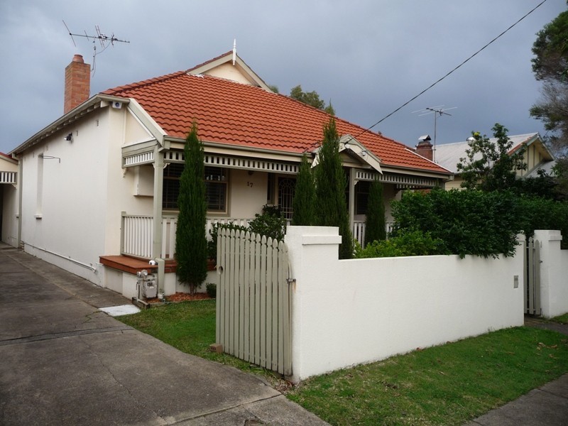 17 Pulver Street, Hamilton South NSW 2303