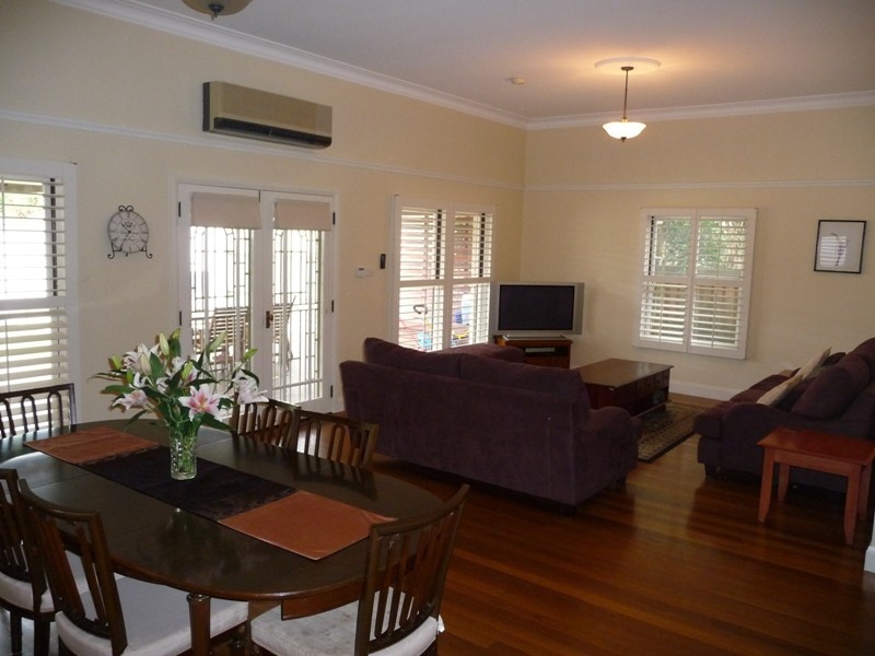 17 Pulver Street, Hamilton South NSW 2303