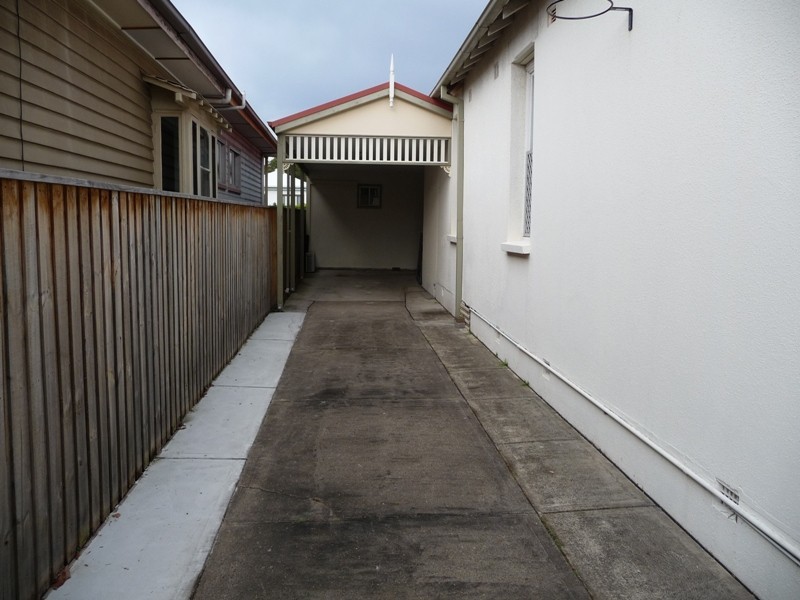 17 Pulver Street, Hamilton South NSW 2303