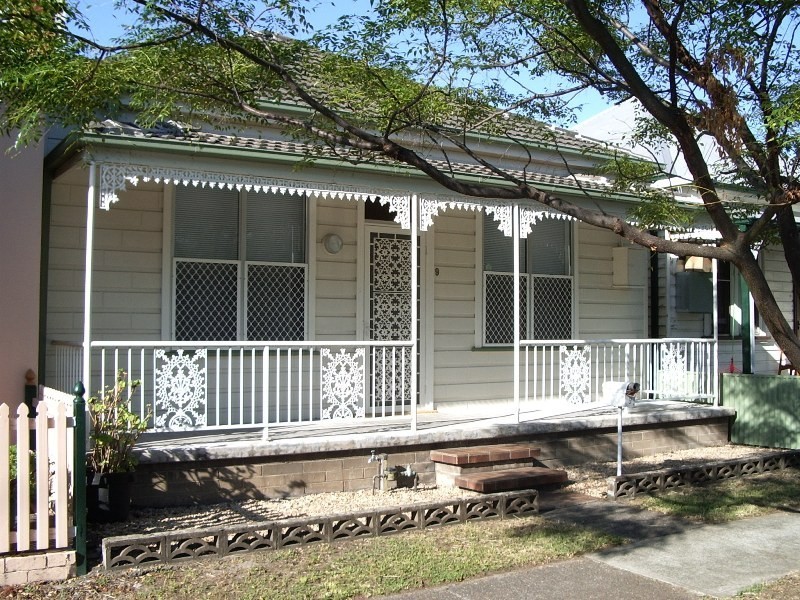 9 James Street, Hamilton NSW 2303