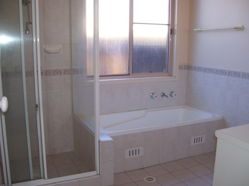 4 Hollingsford Crescent, Carrington NSW 2294