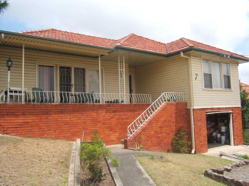 7 Lexington Parade, Adamstown Heights NSW 2289