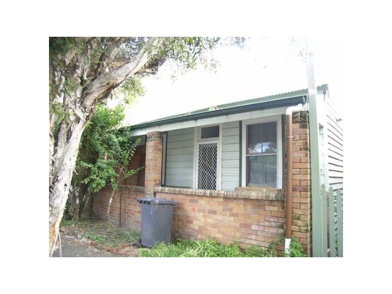 6 Cameron Street, Hamilton NSW 2303