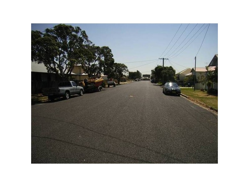 102 Roxburgh Street, Stockton NSW 2295