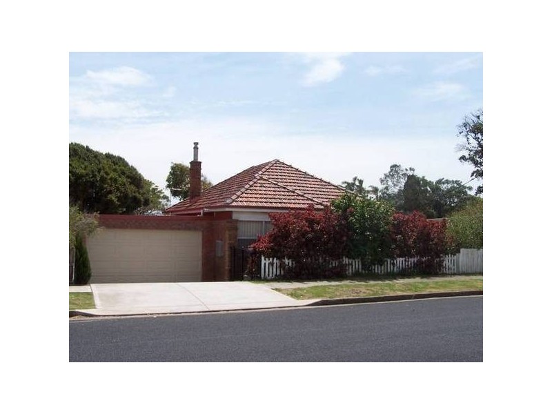 5 Cardigan Street, Stockton NSW 2295