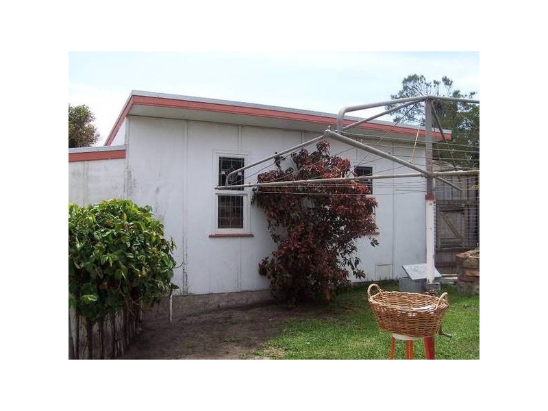 5 Cardigan Street, Stockton NSW 2295