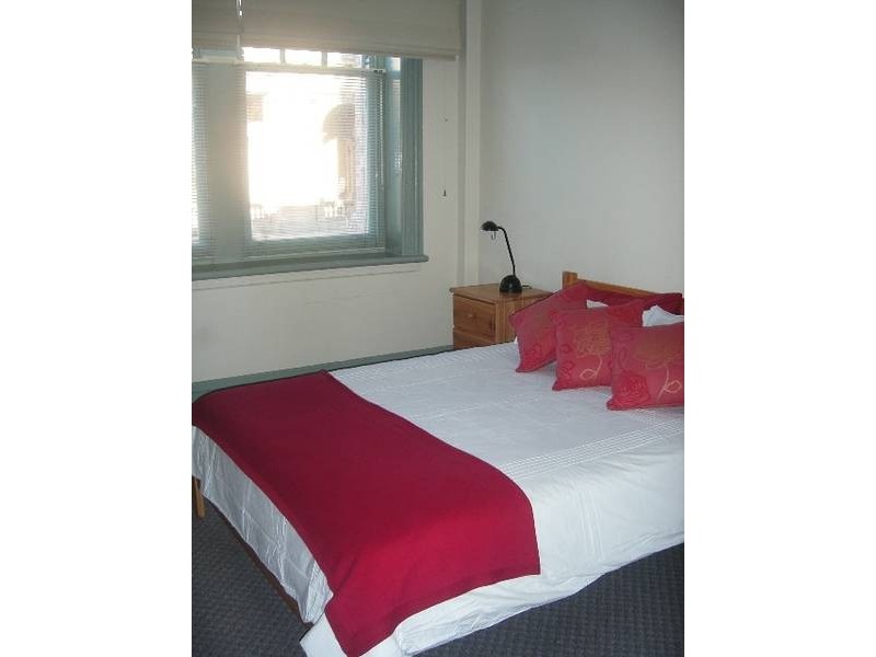 2/12 Bolton Street, Newcastle NSW 2300