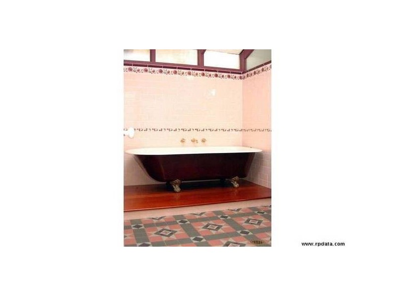 24 Tallawalla Road, Valentine NSW 2280