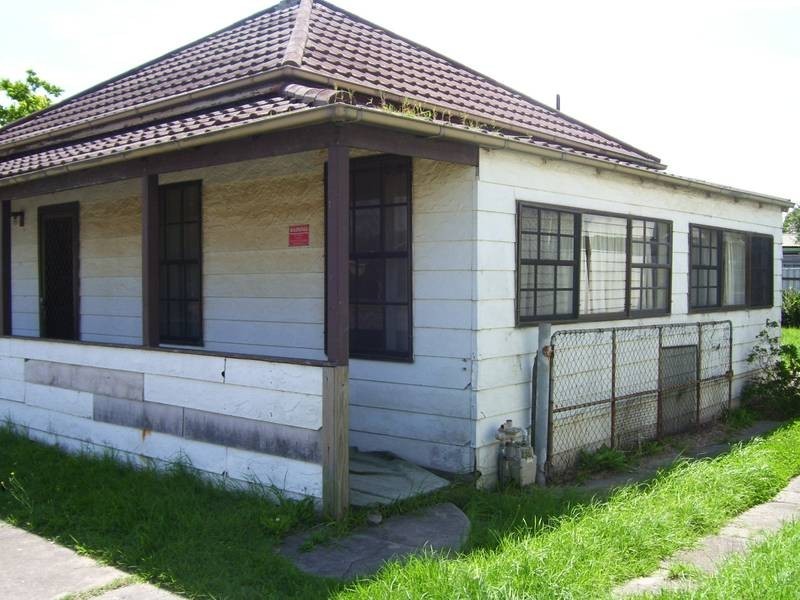 11 Robertson Street, Carrington NSW 2294