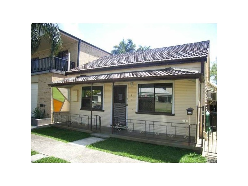 6 Cleary Street, Hamilton NSW 2303