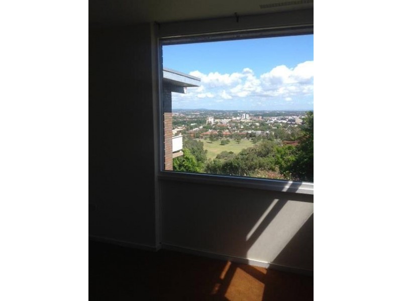 4/18 Memorial Drive, The Hill NSW 2300