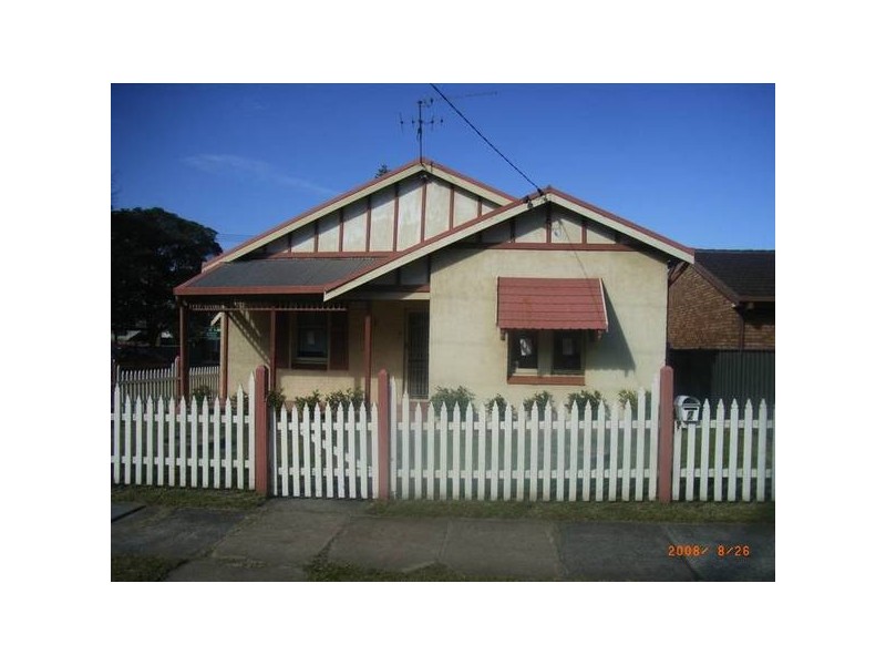 2 Bull Street, Mayfield NSW 2304