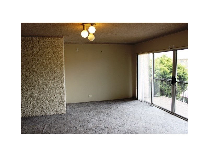 2/10-12 Teramby Road, Hamilton NSW 2303