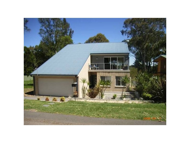 8 Admiralty Avenue, Tanilba Bay NSW 2319