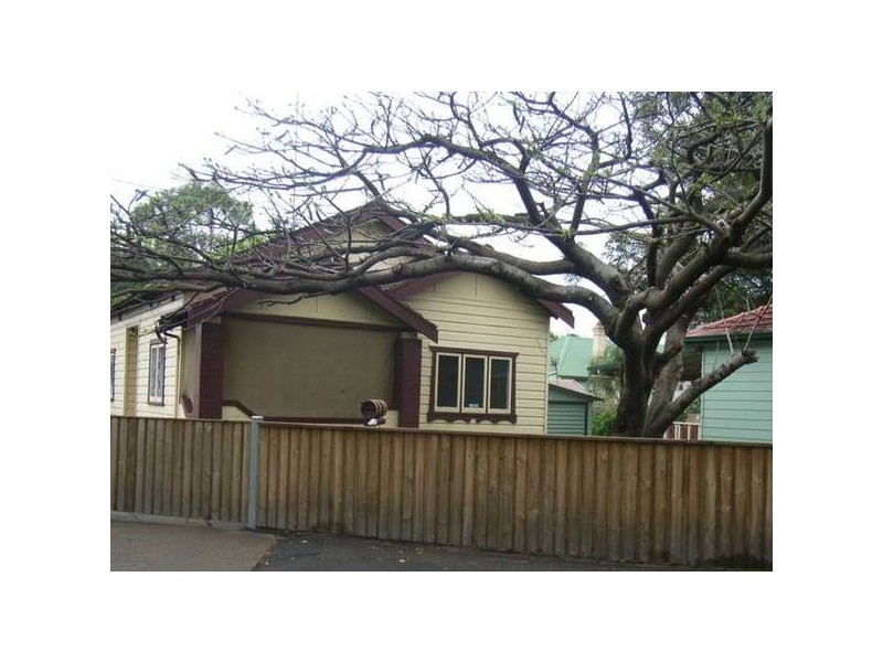 17 Ferndale Street, Tighes Hill NSW 2297