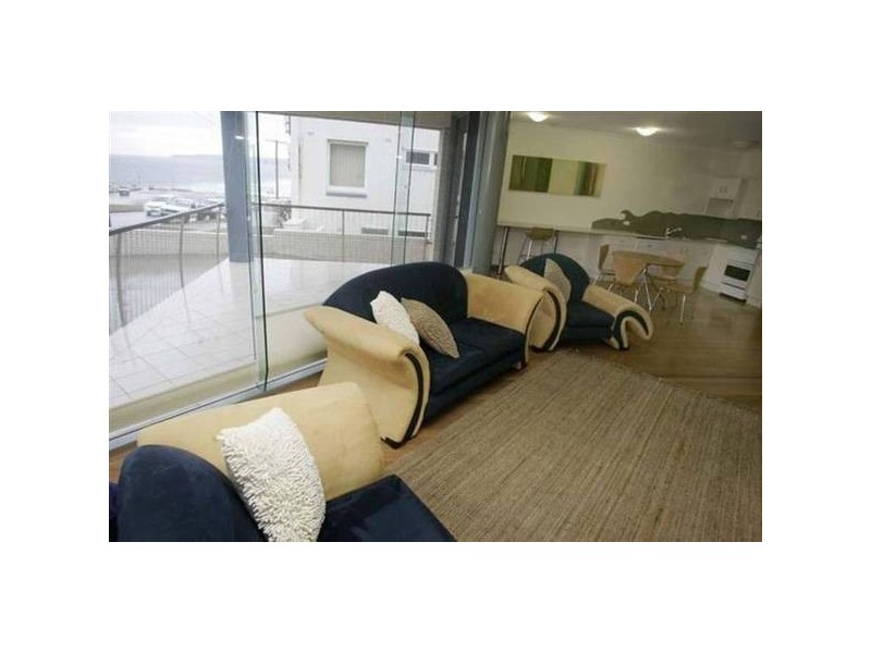 84 MEMORIAL DR, Bar Beach NSW 2300