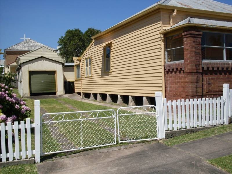 8 Nott St, Merewether NSW 2291