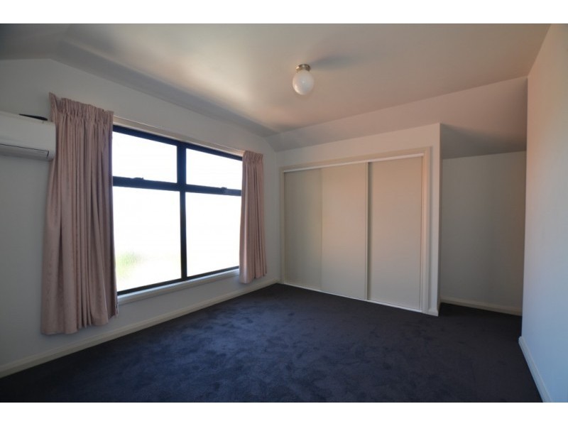 4 Emma Street, Seddon VIC 3011