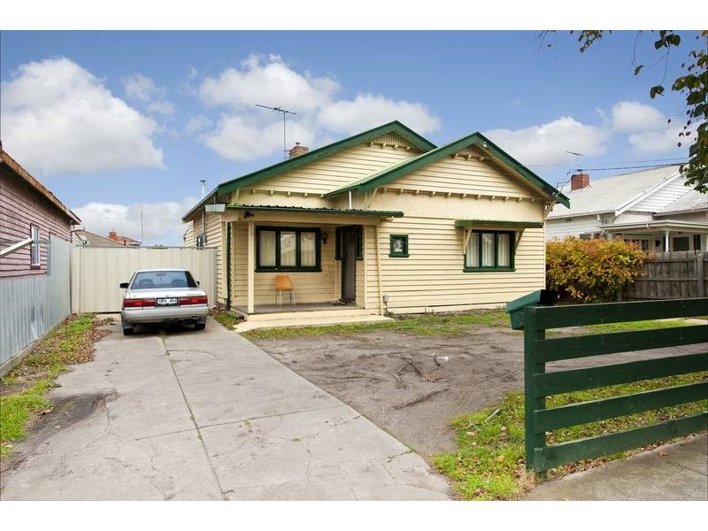 1/77 Ballarat Road, Maidstone VIC 3012