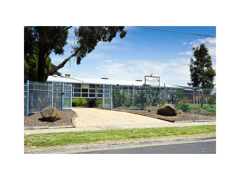 2 & 3/52 Drinkwater Crescent, Sunshine West VIC 3020