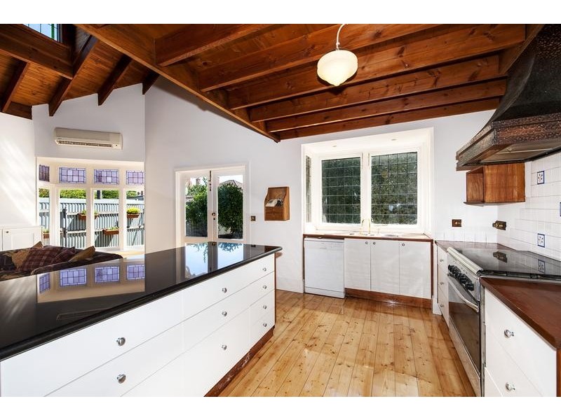 84 Empress Avenue, Kingsville VIC 3012