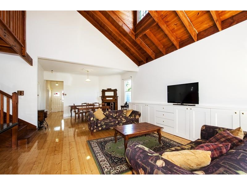 84 Empress Avenue, Kingsville VIC 3012