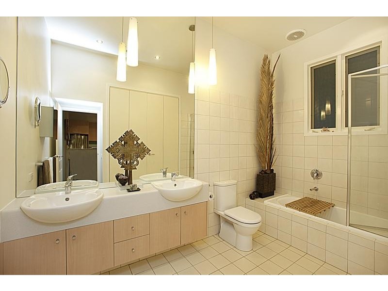 2A Junction Street, Seddon VIC 3011