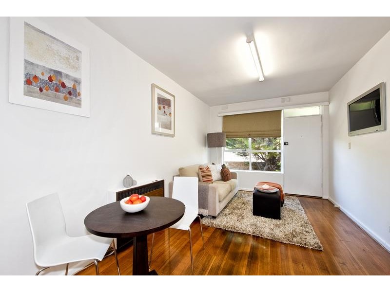 2/181 Geelong Road, Seddon VIC 3011