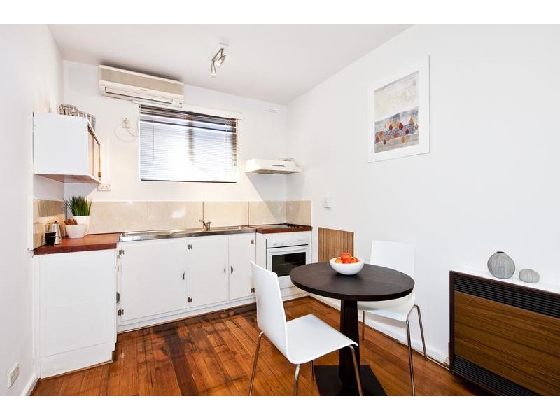 2/181 Geelong Road, Seddon VIC 3011