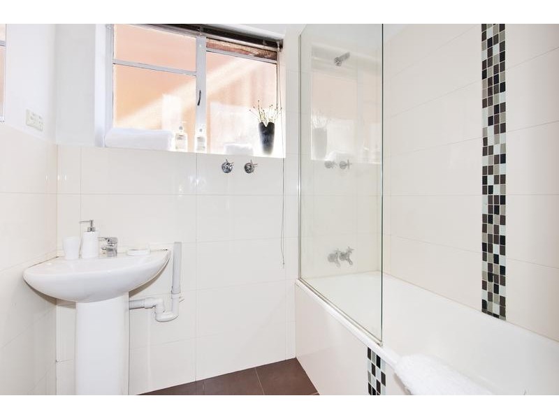 2/181 Geelong Road, Seddon VIC 3011