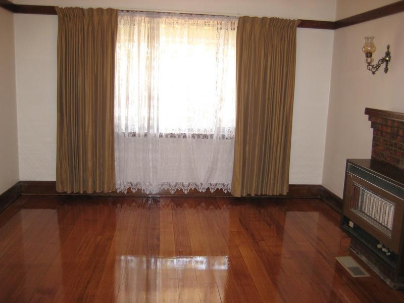 8 Kingaroy Street, Sunshine VIC 3020