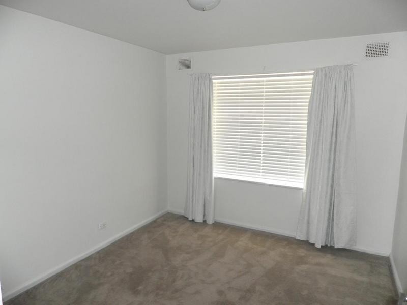 2/709 Barkly Street, West Footscray VIC 3012