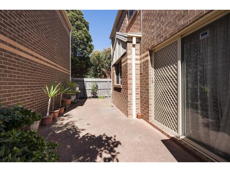 1/17 Bishop Street, Kingsville VIC 3012