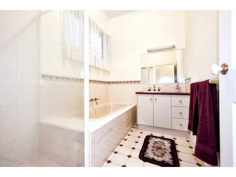 15 Coronation Street, Kingsville VIC 3012