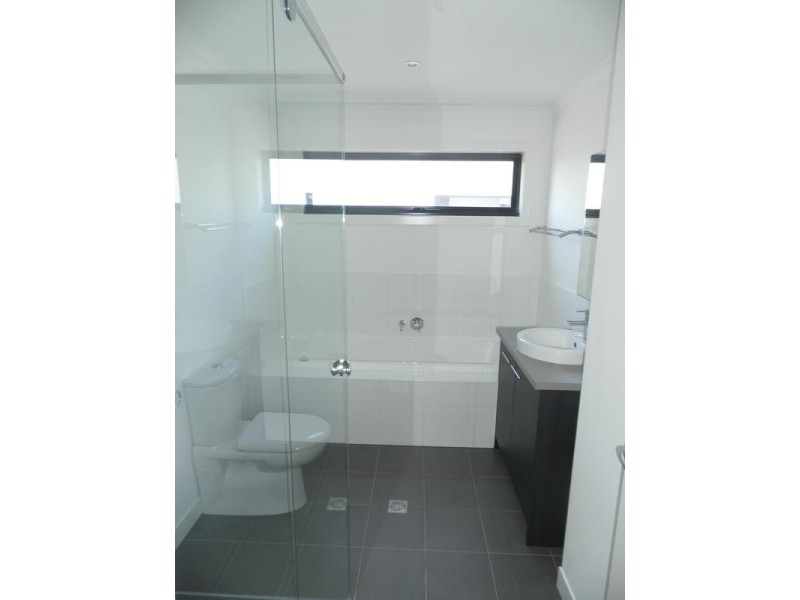 10 Beaurepaire Way, Footscray VIC 3011