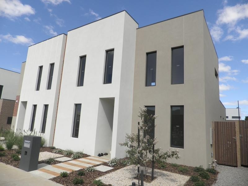 8 Beaurepaire Parade, Footscray VIC 3011