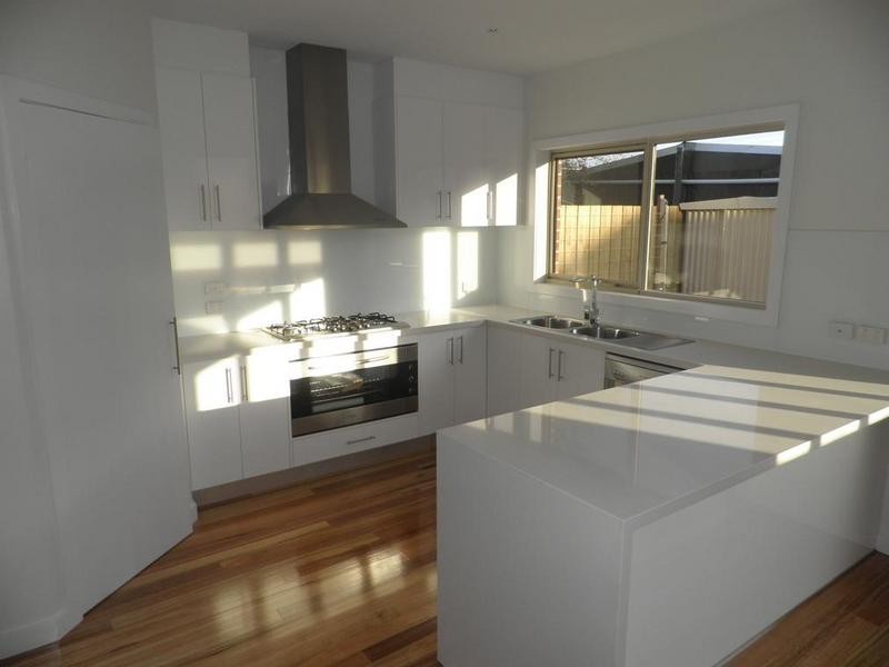 24a Monmouth, Newport VIC 3015