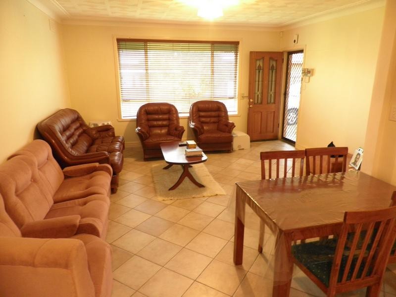 2/44 Ford Avenue, Sunshine North VIC 3020