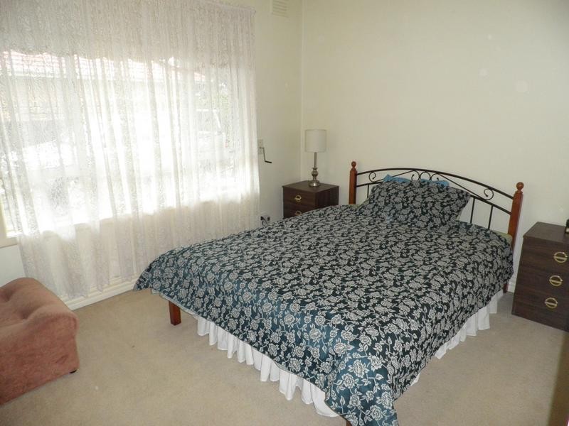 2/44 Ford Avenue, Sunshine North VIC 3020