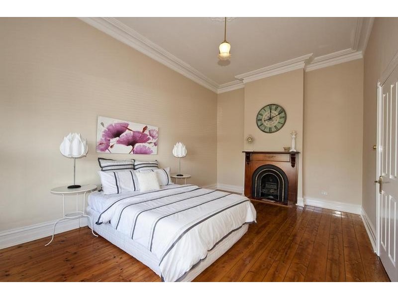 36 Walter Street, Seddon VIC 3011