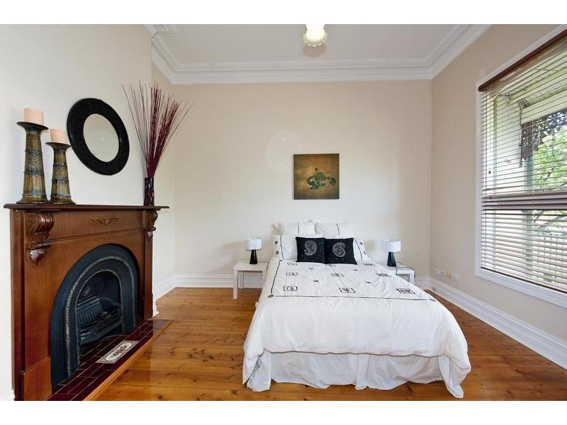 36 Walter Street, Seddon VIC 3011